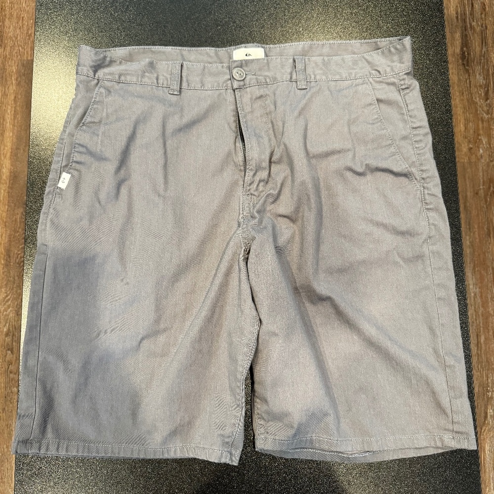 Quiksilver Crest Chino Shorts (Size 36, Grey)